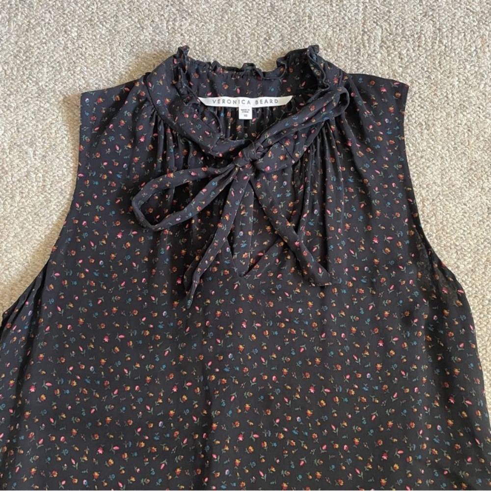 Veronica Beard silk size 10 floral print tank top